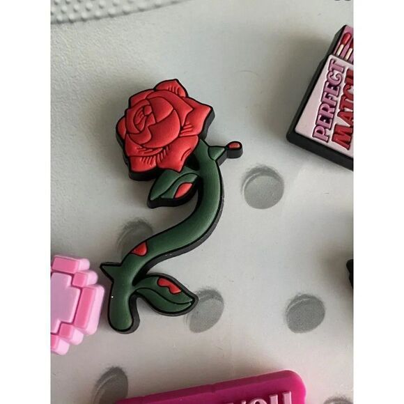 5 Pack CROCS Jibbitz Charms Valentines Girly Heart Rose Perfect Match NEW - Picture 3 of 9